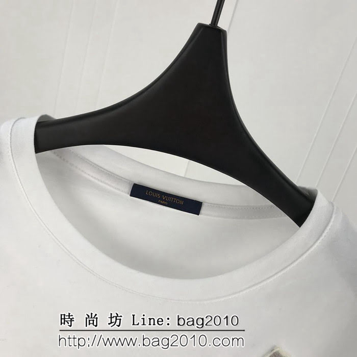 LV路易威登 勳章刺繡貼圖系列 19ss早春新款 百搭款 白色絲光棉短袖 男女同款 ydi1874
